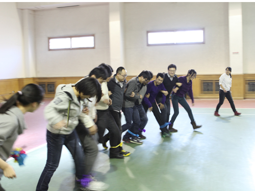 基康公司隆重召開2012年度總結(jié)暨先進(jìn)表彰大會2-1.png